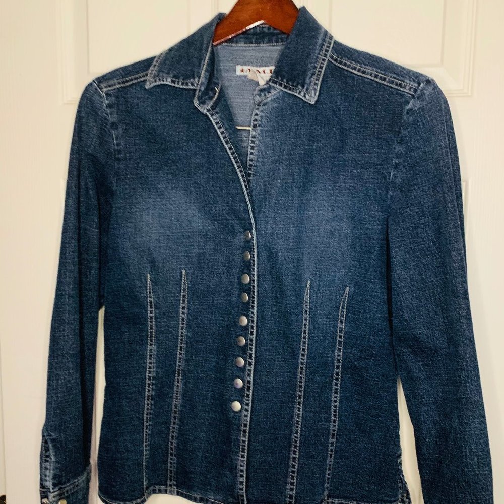 A.M.I. Jean Jacket Size: Medium